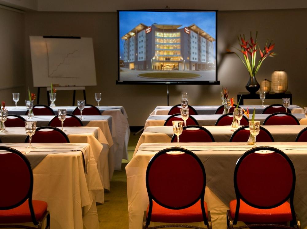 Residence Inn By Marriott San Jose Escazu Ngoại thất bức ảnh